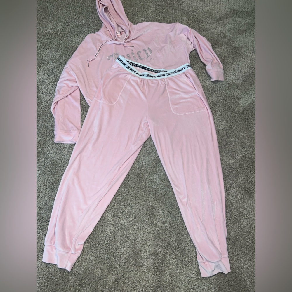 Juicy Couture Light Pink Velour Hoodie and Pants - Picture 8 of 10